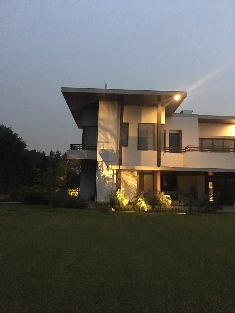 Farmhouse in Sainik Farms , New Delhi